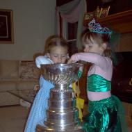 Children and the Stanley Cup Photo: Pete Zarria http://www.flickr.com/photos/toby_d1/